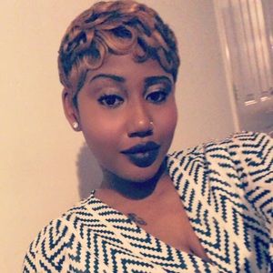 Meet your Posher, Jakeia